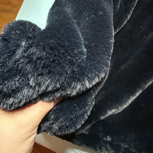 Forever 21 Black Faux Fur Jacket - Picture 10 of 11